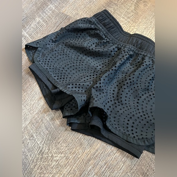 Champion Girls 7/8 Perforated Black Athletic Shorts layered - Picture 2 of 4